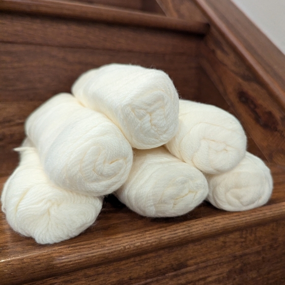 Vintage white Baby Yarn 100% Nylon 3 ply - 5 skiens +, approximately 275g weight - Picture 2 of 6